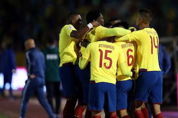 Soccer Football - 2018 World Cup Qualifiers - Ecuador v Argentina - Olimpico Atahualpa stadium, Quito, Ecuador - October 10, 2017. Ecuador's players celebrate a goal.