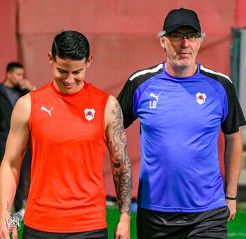 El mediocampista colombiano ya entrena junto a sus nuevos compañeros y espera por su debút oficial con el club en la Liga de Qatar.
