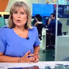 La presentadora de Antena 3 pierde una lentilla en directo