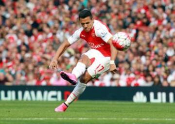 Alexis Sánchez no está dentro de los 10 mejores pagados. Arsenal reporta un sueldo semanal de 215 mil dólares, 148 millones de pesos chilenos.