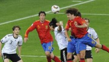 Puyol seguirá con España hasta la Eurocopa de 2012