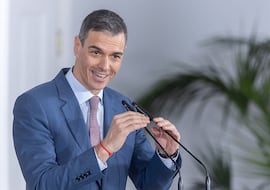 MADRID, SPAIN - JANUARY 12: The President of the Government, Pedro Sanchez, during a press conference after receiving the Prime Minister of Greece, Kyriakos Mitsotakis, at La Moncloa, on 12 January, 2026 in Madrid, Spain. The two leaders discussed bilateral relations and common interests with a view to the European agenda as well as the situation in Venezuela. (Photo By Eduardo Parra/Europa Press via Getty Images)
