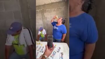 ‘Doña Chela’, la señora que se hizo viral por beber alcohol en segundos