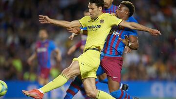 Momento del partido entre el Villarreal y el Barcelona en LaLiga Santander.