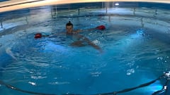 Bale festeja el pase mientras trabaja para recuperarse