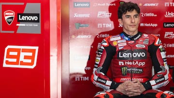 Marc Márquez en el box de Ducati de MotoGP.