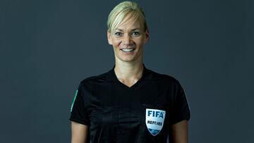 DFB Schiedrichterlehrgang 2019 in Grassau
Sommertrainingslager der Elite-Schiedsrichter
DFB Referees Portrait Session 2019
Bibiana Steinhaus
Grassau/Chiemgau, 08.07.2019
Foto: Thomas B?cker/DFB