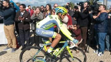 Contador da las primeras pedaladas de la temporada