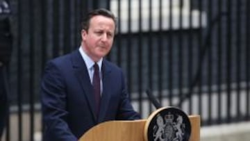 Cameron pide la dimisión de Blatter al frente de la FIFA