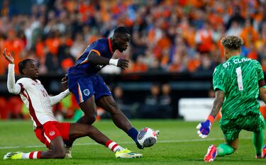 Frimpong hace dudar a Koeman
