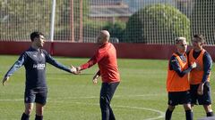 29/02/24  ENTRENAMIENTO SPORTING DE GIJON
RAMIREZ SALUDA A DIEGO 