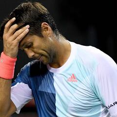 Pouille elimina a Verdasco en primera ronda en Shanghái