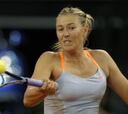 Sharapova sufre ante Kerber, pero jugará la final ante Na Li