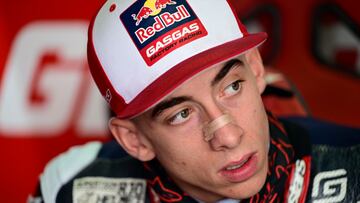 Pedro Acosta durante el inicio del GP de Alemania en Sachsenring.