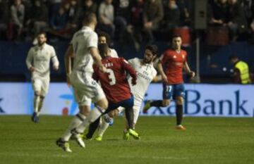 Tano se fracturó la tibia y el peroné tras chocar con Isco por un balón dividido.