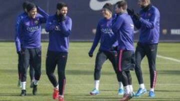 El Barça empieza a preparar la Copa sin Montoya ni Douglas