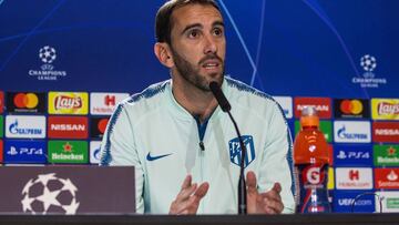 GRAF8591. MADRID, 02/10/2018.- El defensa uruguayo del Atlético de Madrid Diego Godín durante la rueda de prensa ofrecida en el estadio Wanda Metropolitano en Madrid en la víspera del partido de Liga de Campeones que enfrenta a su equ