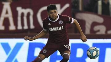 El mediocampista de 25 años dejará Lanús para ocupar el lugar que dejó Pity Martínez, quien emigró al fútbol de Arabia Saudita a inicios de este mes.