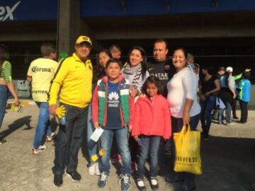 Las familias en el clásico joven.