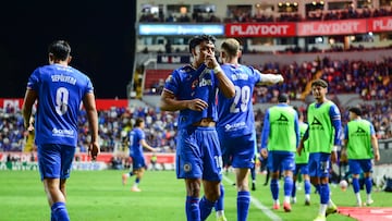 Amaury Morales celebrates his goal 0-1 o Cruz Azul during the 14th round match between Necaxa and Cruz Azul as part of the Liga BBVA MX, Torneo Apertura 2025 at Victoria Stadium, on October 21, 2025 in Aguascalientes, Mexico.
