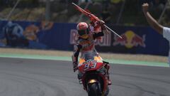 Suzuki Ecstar&#039;s Spanish rider Alex Rins (L) celebrates his second position beside race winner Repsol Honda Team&#039;s Spanish rider Marc Marquez after the MotoGP race of the Spanish Grand Prix at the Jerez - Angel Nieto circuit in Jerez de la Frontera on May 5, 2019. (Photo by JORGE GUERRERO / AFP)