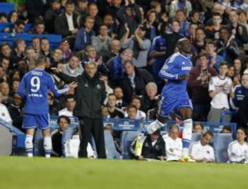 Fernando Torres fue sustituido por Demba Ba.