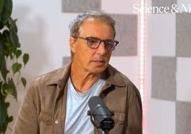 Dan Buettner, experto en longevidad: “Si caminas, nadas o trotas todos los días, puedes añadir más de tres años a tu esperanza de vida”