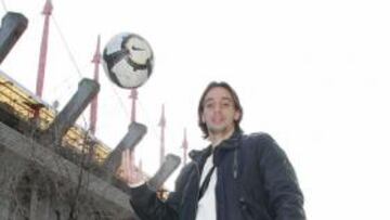 <b>PERJUDICADO. </b>Javito, que iba a ser titular, está envuelto en una maraña burocrática y no podrá jugar.