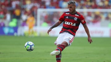 Trauco busca una salida: San Lorenzo es su prioridad