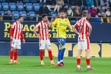 Aprobados y suspensos del Cádiz: sufridos 34 puntazos para acabar la primera vuelta