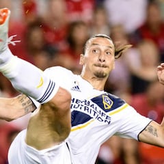 Zlatan Ibrahimovic recuerda su gol 500 con acción de ninja