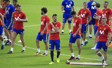 Lopetegui tries out Asensio as a false nine with five in behind