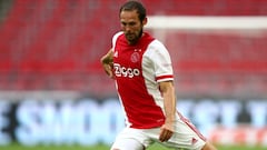 Ajax's Daley Blind feeling well and set for tests after health scare