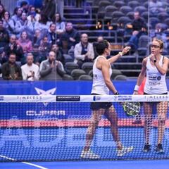 Ari Sánchez y Paula Josemaría aprovechan la ocasión de marcar distancias