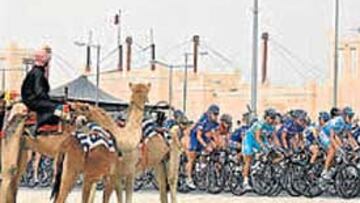 <b>CON LOS CAMELLOS. </b>La etapa se inició en el Camellódromo.