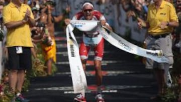 Jan Frodeno celebra su triunfo. 