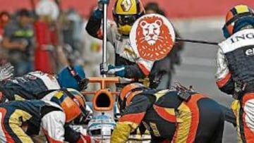 <b>SIMULACRO. </b>Alonso quiso comprobar cuál sería el rendimiento del R28 en una carrera, incluyendo las paradas en boxes.