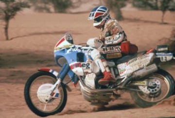 Cuatros veces vencedor del Rally Dakar en motocicletas en las ediciones de 1990, 1994, 1996 y 1998.