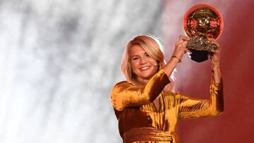 Ada Hegerberg gana el Bal&oacute;n de Oro. 