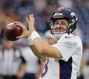 Peyton Manning no siente los dedos de la mano de lanzar