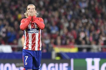 Griezmann lamenting a missed chance.