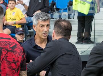 Saludo entre Imanol Alguacil y Simeone. 
 