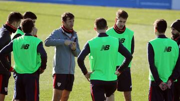 Ziganda con su equipo en Lezama.