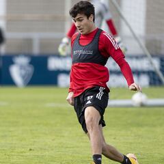 Osasuna, pendiente del futuro de Manu Sánchez