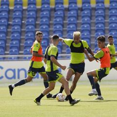 Las Palmas empieza ganando