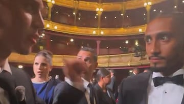 Un fan grabó a Raphinha en el Balón de Oro tras su 5º puesto y su reacción suma millones de visitas