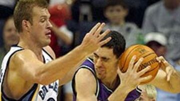 <b>SUPERIOR</b>. Los Bucks no pudieron con el gran poder defensivo y ofensivo de los Grizzlies.