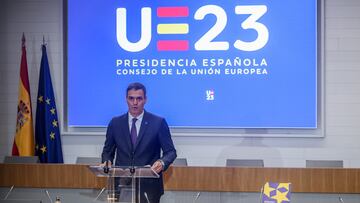 El presidente del Gobierno en funciones, Pedro Sánchez, presenta la propuesta estratégica de la Presidencia española de la UE, en la sede de la Confederación Española de Organizaciones Empresariales (CEOE), a 15 de septiembre de 2023, en Madrid (España). Sánchez ha presentado hoy la propuesta estratégica de la Presidencia española de la UE, que tiene la intención de fortalecer la seguridad económica y el liderazgo global de la UE en esta década, en el Foro ResilientEU2030. Este es el primer acto del presidente en funciones tras dar negativo en el test de Covid-19.
15 SEPTIEMBRE 2023;PRESENTACIÓN;UE;UNIÓN EUROPEA;PROPUESTA;PRESIDENCIA;GOBIERNO;PRESIDENTE;CEOE;EU
Ricardo Rubio / Europa Press
15/09/2023