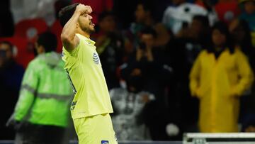 MEX718.CIUDAD DE MÉXICO (MÉXICO), 07/08/2022.- Henry Marti, jugador de las Águilas del América, celebra su gol anotado al FC Juárez, durante el encuentro de la jornada 07 del torneo Apertura 2022 de la Liga MX del fútbol mexicano entre América vs Juárez disputado en el estadio Azteca de la Ciudad de México (México). EFE/ Isaac Esquivel
