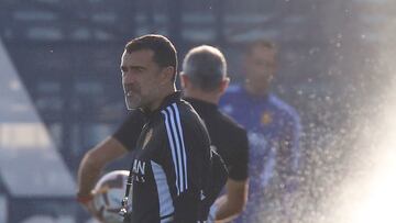 Juan Carlos Carcedo, durante el entrenamiento de ayer del Real Zaragoza.